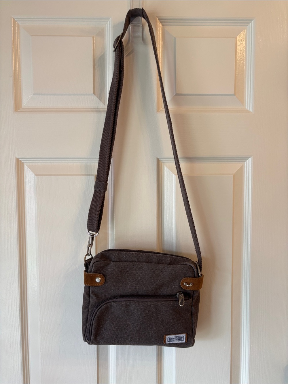 *NWOT* Travelon Brown Canvas Crossbody Bag - Picture 8 of 11